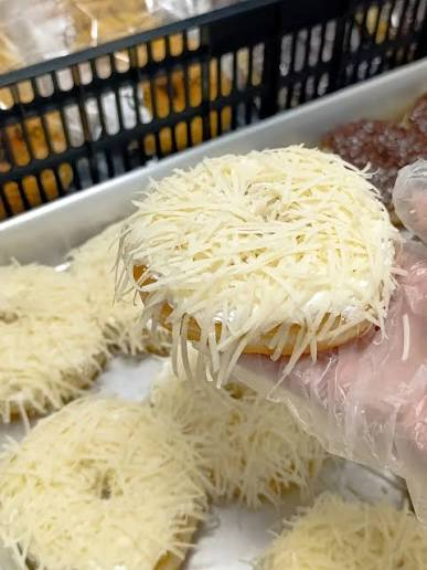 Donat Meses Keju